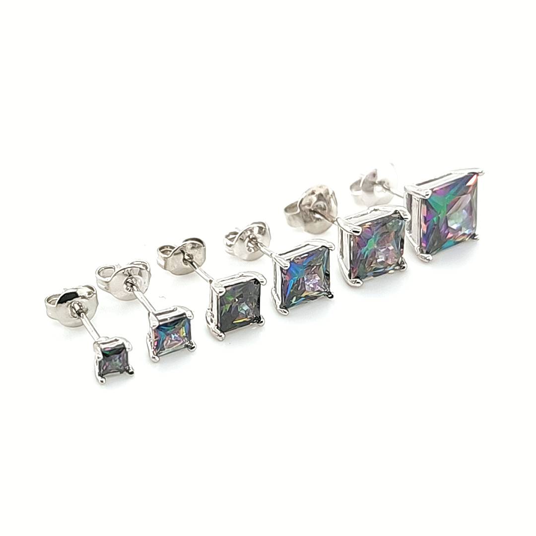 Sqaure Rainbow Black CZ Earstud- White Gold